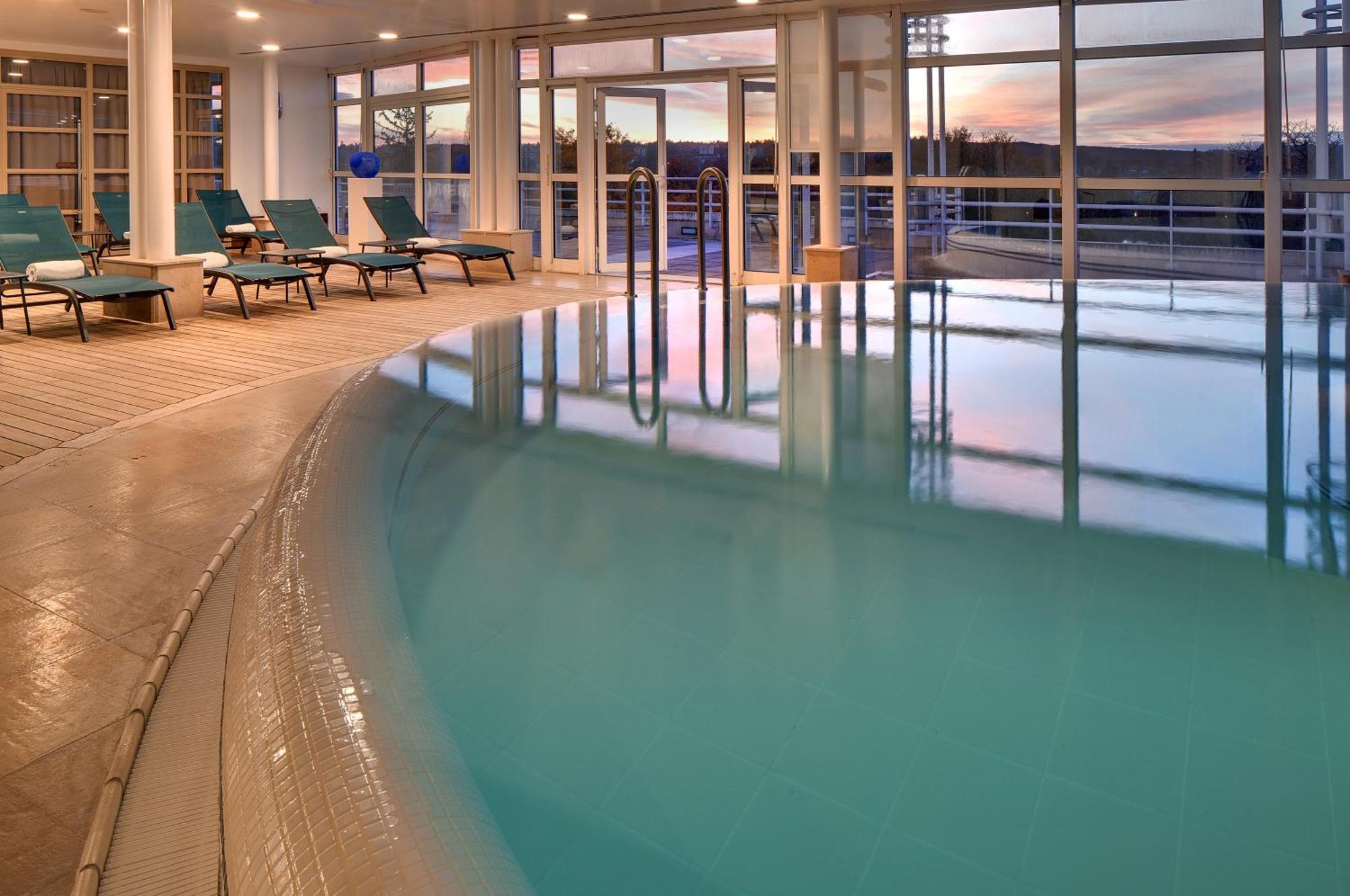 Celestins Spa Thermal & Hotel By Vy Resort Vichy Eksteriør bilde The pool at the Hotel