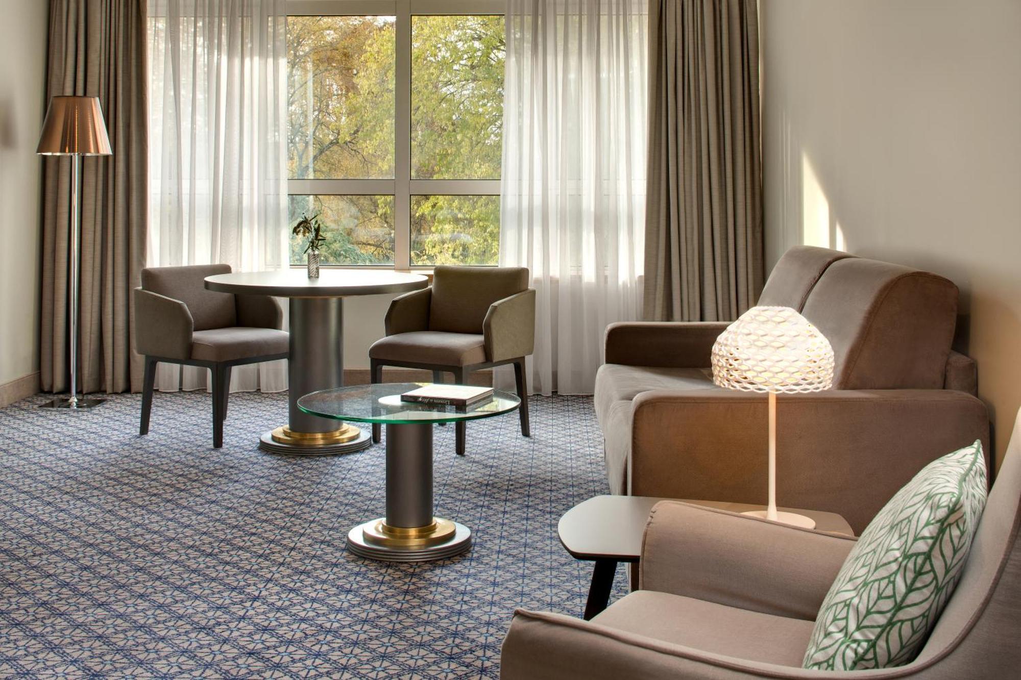 Celestins Spa Thermal & Hotel By Vy Resort Vichy Eksteriør bilde A suite at the hotel