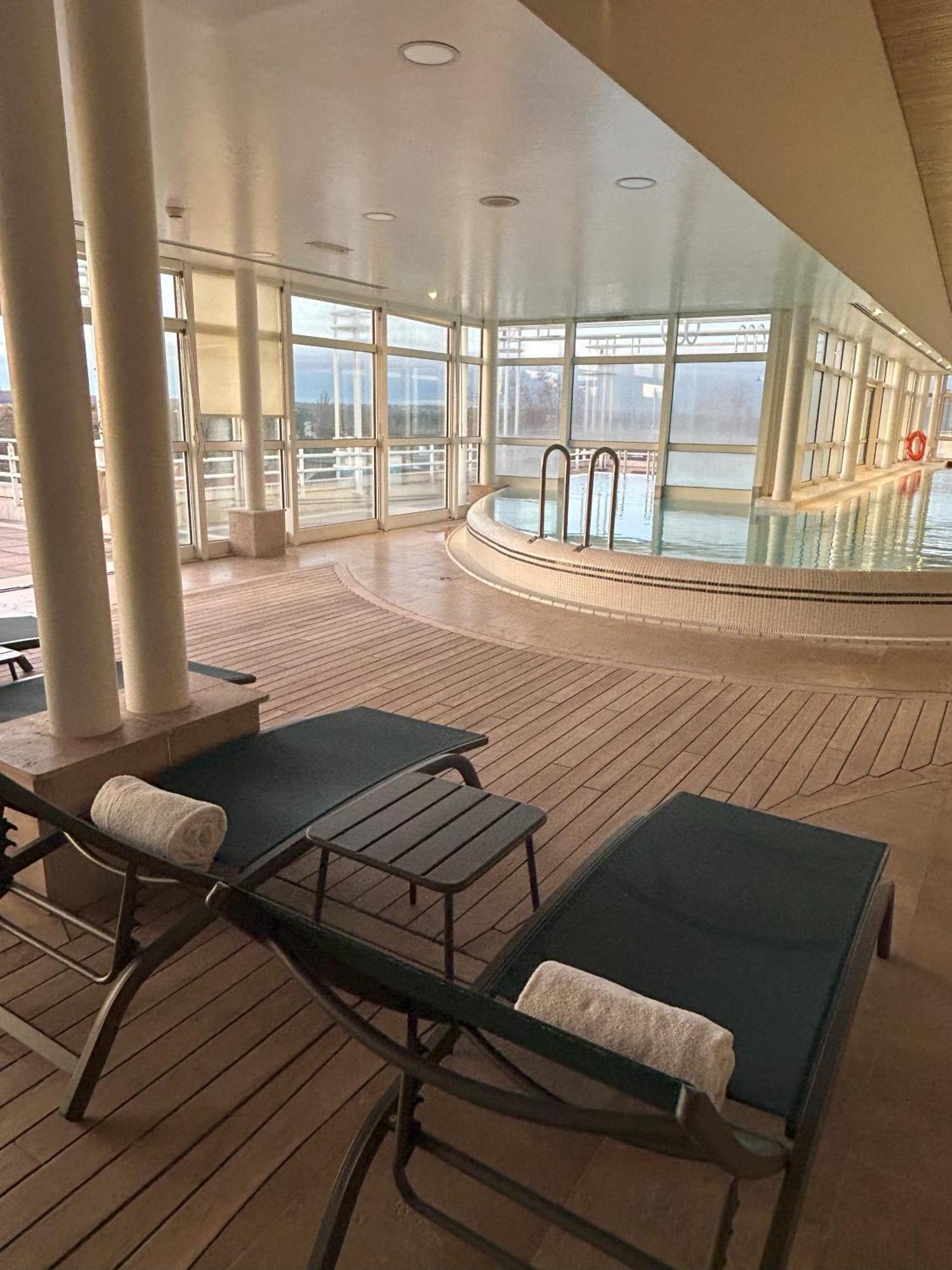 Celestins Spa Thermal & Hotel By Vy Resort Vichy Eksteriør bilde The swimming pool on board