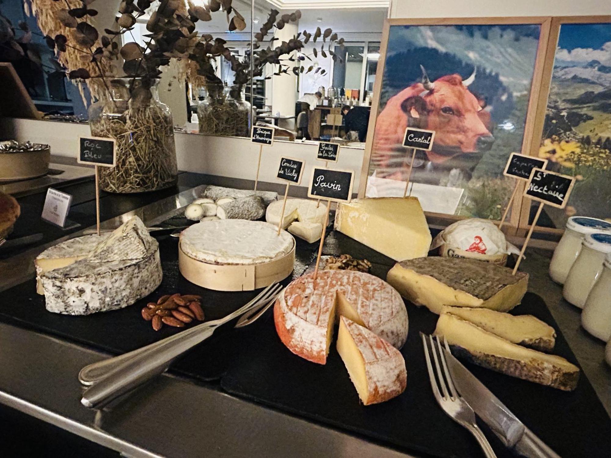 Celestins Spa Thermal & Hotel By Vy Resort Vichy Eksteriør bilde Cheese at the cheese counter