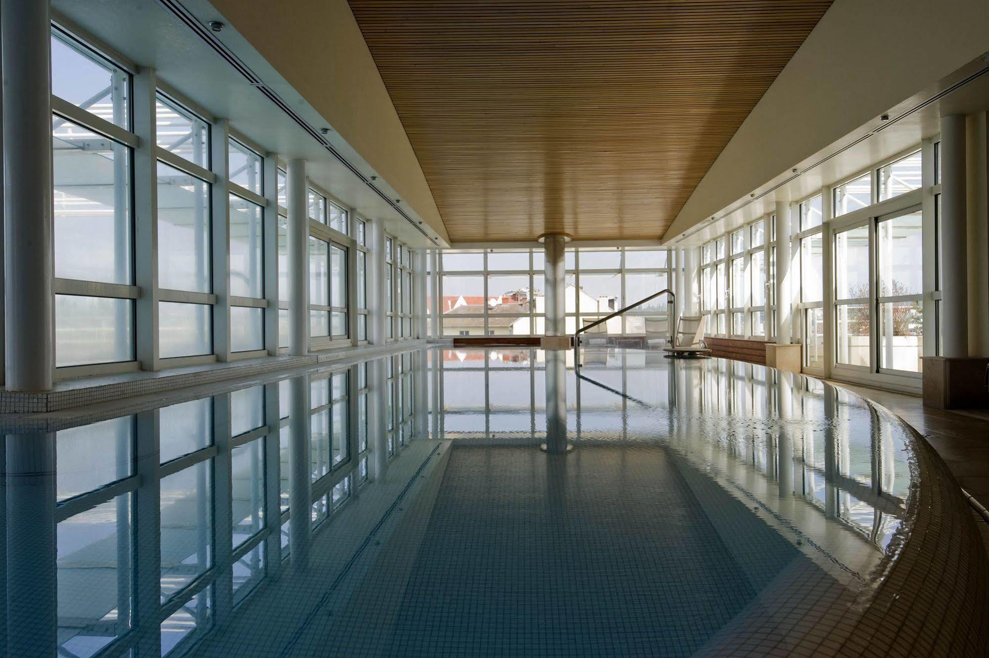 Celestins Spa Thermal & Hotel By Vy Resort Vichy Eksteriør bilde Interior of the building
